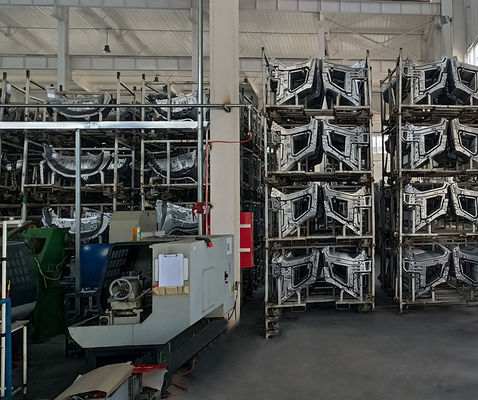 718 Durata di vita dello stampo 200000-1000000 colpi Stampi di fusione a stampo industriale per parti in alluminio Soluzioni personalizzate per lo stampo