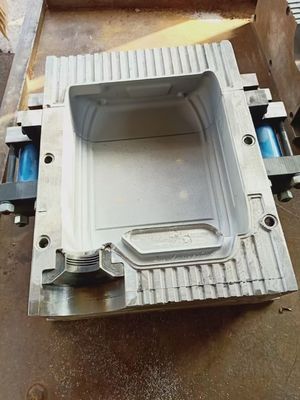 Muffa da soffiare da secchio di plastica per bevande di acqua minerale e bottiglie di vino