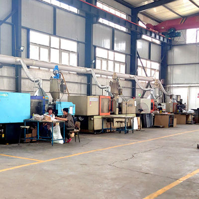 Stampo a iniezione personalizzato in policarbonato ad alta precisione e certificato ISO9001 per parti in plastica industriali