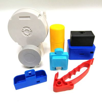 Servizio di stampaggio a iniezione di plastica standard e personalizzato con stampi a più cavità