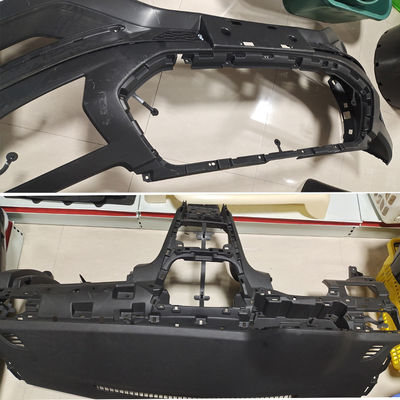 Materiale PC Dispositivi personalizzati per auto Stampo di plastica iniezione di stampo attrezzatura e lucidatura / texture / trattamento termico